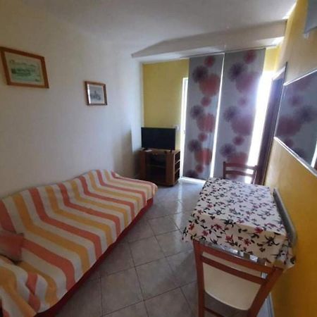 Apartments Robi- Swimming Pool And Beautiful Garden Kampor Buitenkant foto