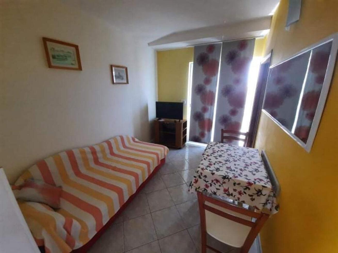 Apartments Robi- Swimming Pool And Beautiful Garden Kampor Buitenkant foto