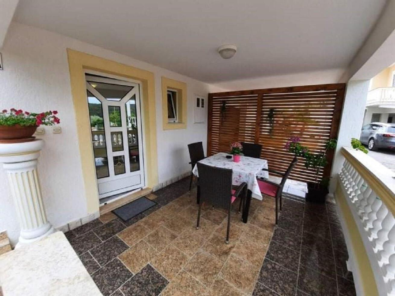Apartments Robi- Swimming Pool And Beautiful Garden Kampor Buitenkant foto