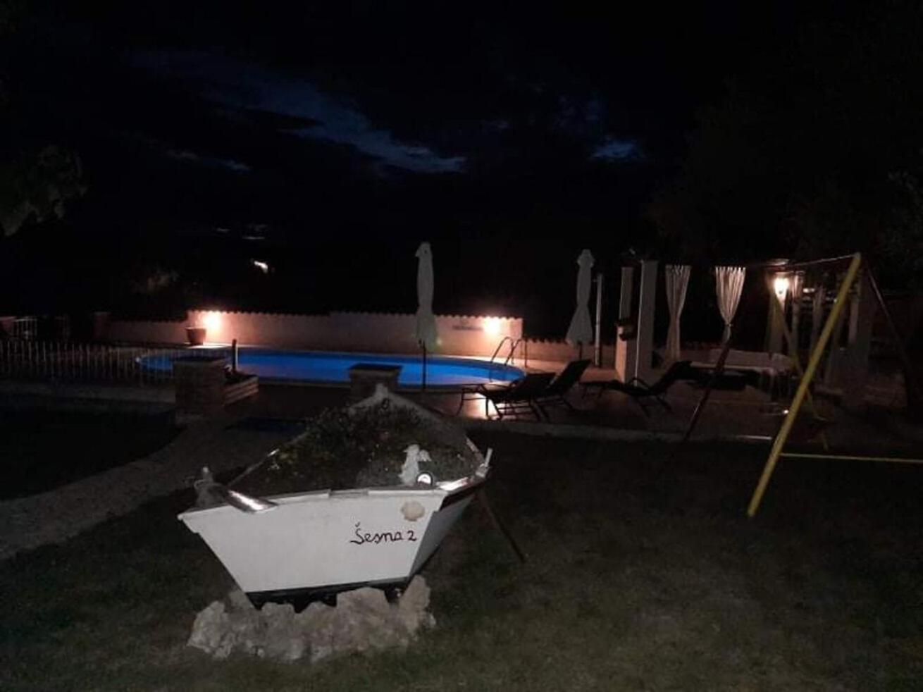 Apartments Robi- Swimming Pool And Beautiful Garden Kampor Buitenkant foto
